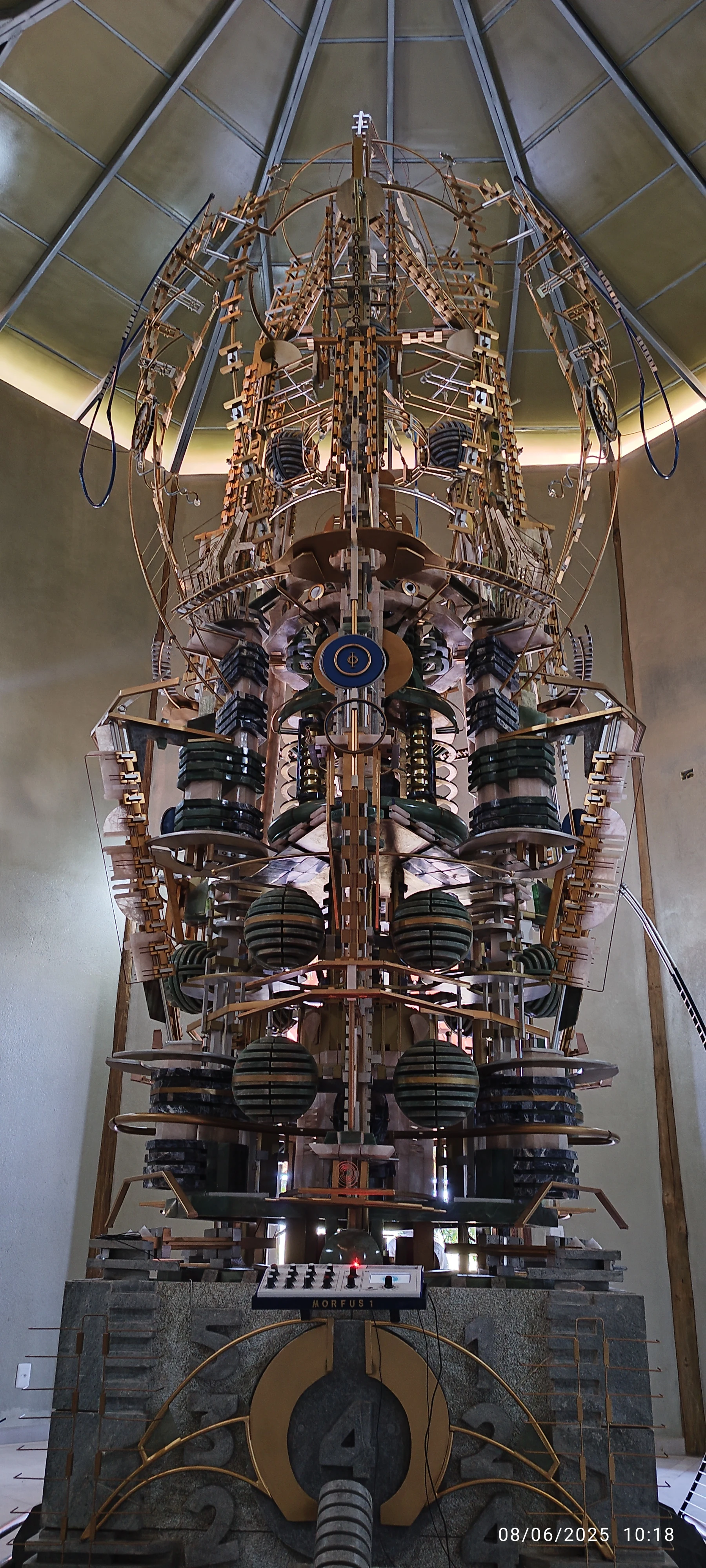 Harmonizador Planetário completo em seu espaço arquitetônico